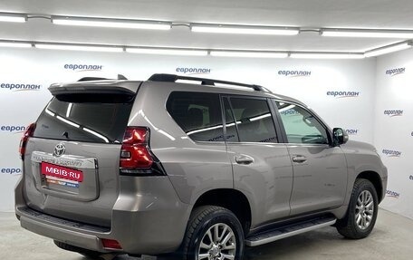 Toyota Land Cruiser Prado 150 рестайлинг 2, 2019 год, 5 600 000 рублей, 3 фотография