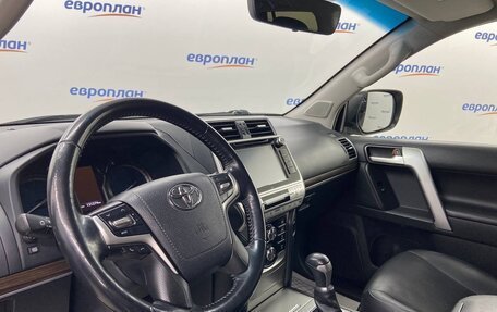 Toyota Land Cruiser Prado 150 рестайлинг 2, 2019 год, 5 600 000 рублей, 6 фотография