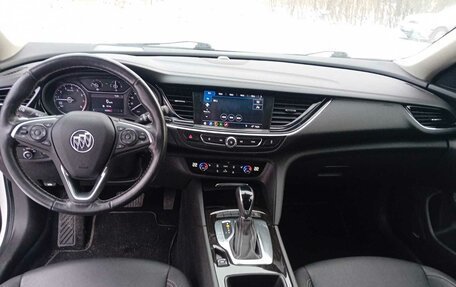 Buick Regal VI, 2018 год, 3 800 000 рублей, 3 фотография