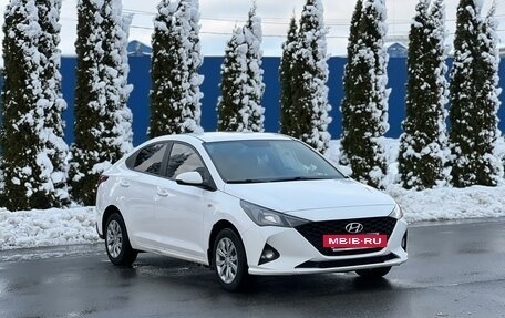 Hyundai Solaris II рестайлинг, 2021 год, 1 390 000 рублей, 2 фотография