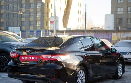 Toyota Camry, 2017 год, 2 580 000 рублей, 7 фотография