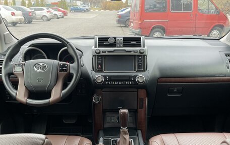 Toyota Land Cruiser Prado 150 рестайлинг 2, 2017 год, 4 050 000 рублей, 18 фотография