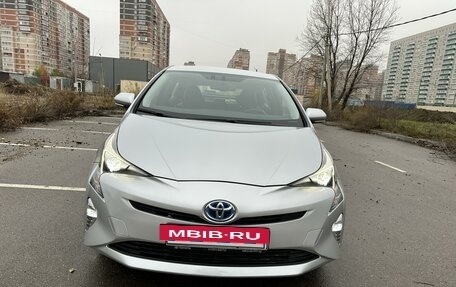 Toyota Prius IV XW50, 2017 год, 2 550 000 рублей, 9 фотография