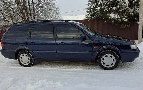 Volkswagen Passat B4, 1994 год, 750 000 рублей, 2 фотография