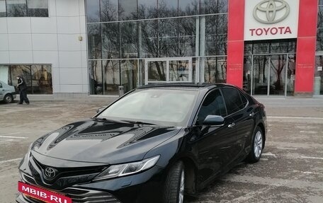 Toyota Camry, 2018 год, 2 550 000 рублей, 3 фотография