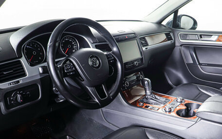 Volkswagen Touareg III, 2010 год, 1 898 000 рублей, 15 фотография