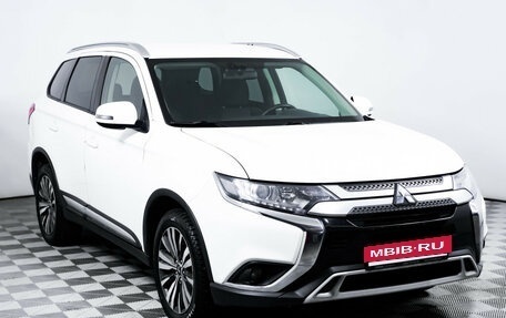 Mitsubishi Outlander III рестайлинг 3, 2018 год, 2 358 000 рублей, 3 фотография