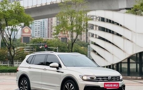 Volkswagen Tiguan II, 2020 год, 3 300 000 рублей, 4 фотография