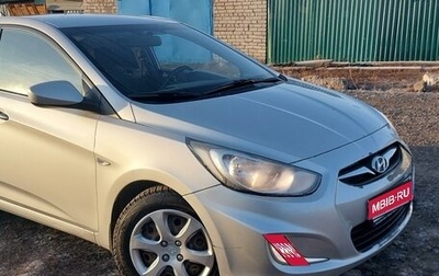 Hyundai Solaris II рестайлинг, 2013 год, 770 000 рублей, 1 фотография