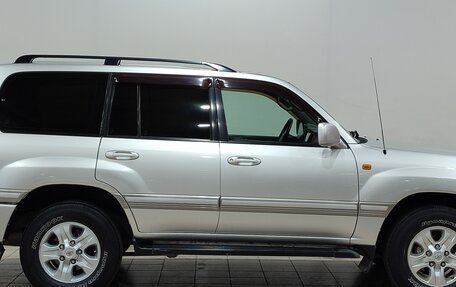 Toyota Land Cruiser 100 рестайлинг 2, 2006 год, 2 220 000 рублей, 4 фотография