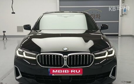 BMW 5 серия, 2021 год, 3 730 000 рублей, 2 фотография