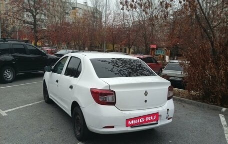 Renault Logan II, 2017 год, 490 000 рублей, 2 фотография