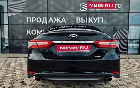 Toyota Camry, 2022 год, 3 650 000 рублей, 5 фотография