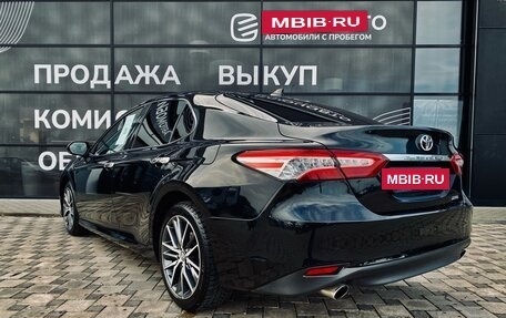 Toyota Camry, 2022 год, 3 650 000 рублей, 4 фотография