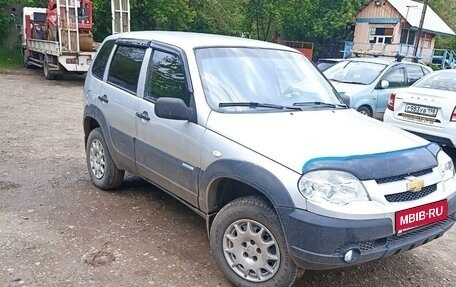 Chevrolet Niva I рестайлинг, 2011 год, 580 000 рублей, 2 фотография