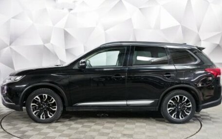 Mitsubishi Outlander III рестайлинг 3, 2021 год, 2 231 000 рублей, 2 фотография