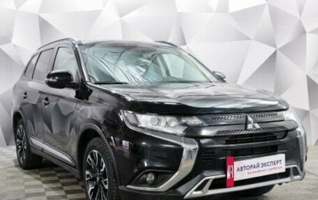 Mitsubishi Outlander III рестайлинг 3, 2021 год, 2 231 000 рублей, 7 фотография