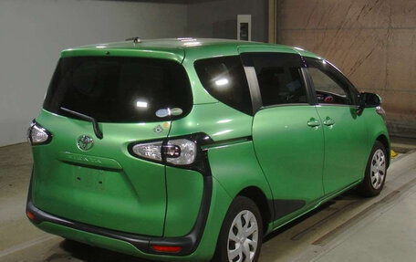 Toyota Sienta II, 2016 год, 1 750 000 рублей, 2 фотография