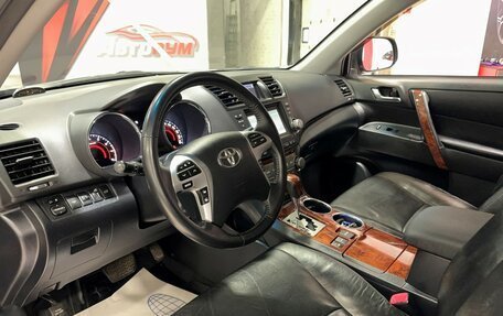 Toyota Highlander III, 2011 год, 2 597 000 рублей, 10 фотография