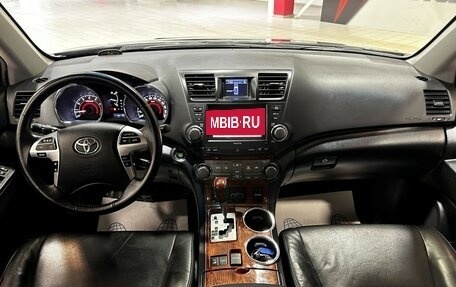 Toyota Highlander III, 2011 год, 2 597 000 рублей, 33 фотография