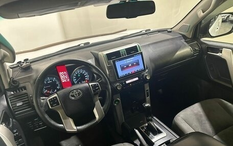 Toyota Land Cruiser Prado 150 рестайлинг 2, 2011 год, 2 800 000 рублей, 11 фотография