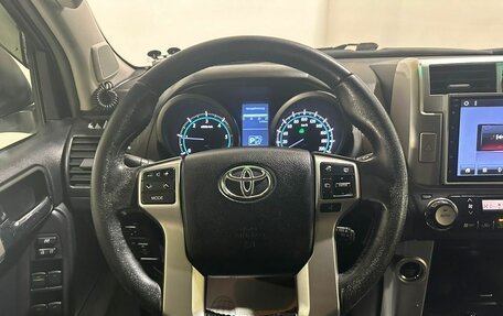 Toyota Land Cruiser Prado 150 рестайлинг 2, 2011 год, 2 800 000 рублей, 13 фотография