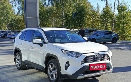 Toyota RAV4, 2020 год, 3 256 000 рублей, 3 фотография