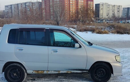 Nissan Cube II, 2001 год, 285 000 рублей, 14 фотография