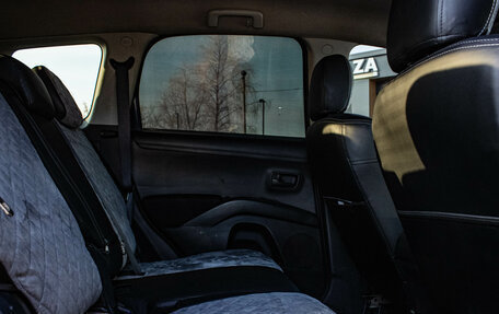 Mitsubishi Outlander III рестайлинг 3, 2010 год, 1 089 000 рублей, 11 фотография