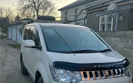 Mitsubishi Delica IV, 2009 год, 1 980 000 рублей, 2 фотография