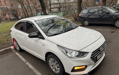 Hyundai Solaris II рестайлинг, 2017 год, 1 300 000 рублей, 3 фотография