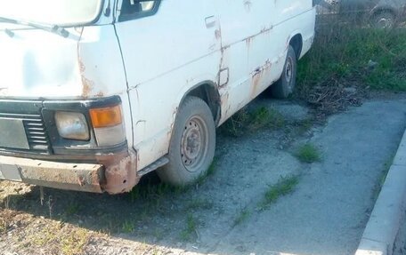 Toyota HiAce H50 H60 H70, 1985 год, 150 000 рублей, 2 фотография