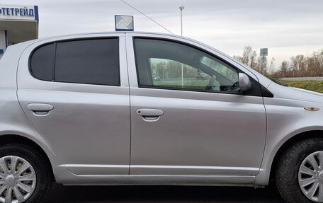 Toyota Vitz, 2000 год, 390 000 рублей, 2 фотография