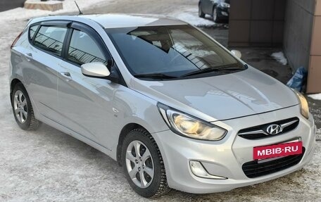 Hyundai Solaris II рестайлинг, 2011 год, 700 000 рублей, 6 фотография