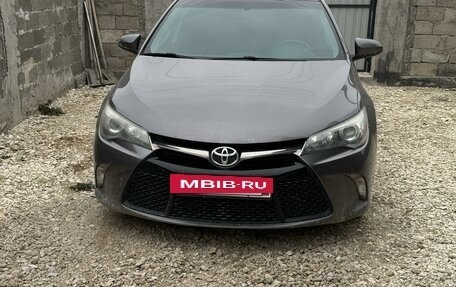 Toyota Camry, 2017 год, 2 400 000 рублей, 2 фотография