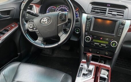 Toyota Camry, 2012 год, 2 100 000 рублей, 4 фотография