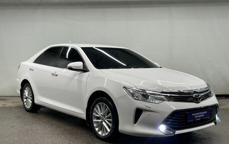 Toyota Camry, 2015 год, 2 080 000 рублей, 2 фотография