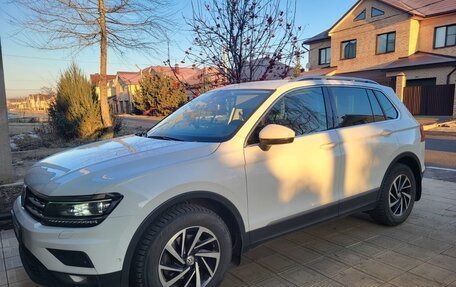 Volkswagen Tiguan II, 2018 год, 3 000 000 рублей, 4 фотография