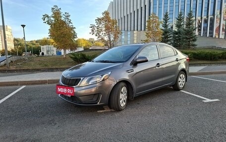 KIA Rio III рестайлинг, 2014 год, 950 000 рублей, 2 фотография