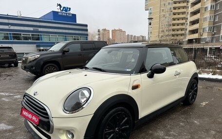 MINI Hatch, 2019 год, 1 890 000 рублей, 2 фотография