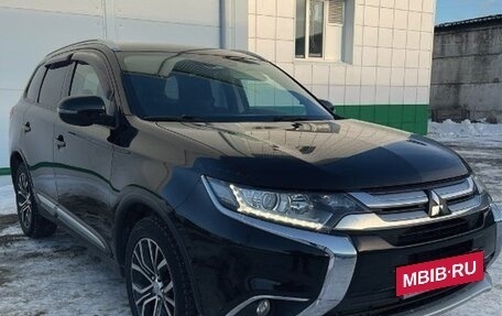 Mitsubishi Outlander III рестайлинг 3, 2015 год, 1 999 000 рублей, 2 фотография