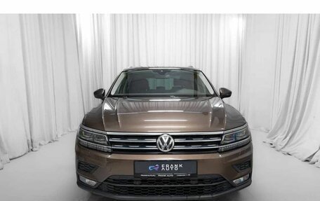 Volkswagen Tiguan II, 2019 год, 2 480 000 рублей, 1 фотография