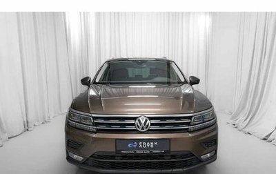 Volkswagen Tiguan II, 2019 год, 2 480 000 рублей, 1 фотография