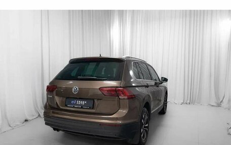 Volkswagen Tiguan II, 2019 год, 2 480 000 рублей, 6 фотография