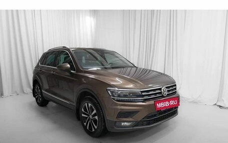 Volkswagen Tiguan II, 2019 год, 2 480 000 рублей, 3 фотография