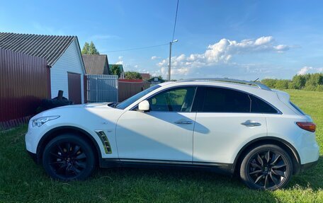 Infiniti QX70, 2014 год, 2 580 000 рублей, 2 фотография