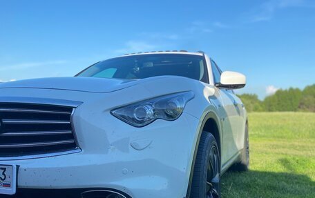 Infiniti QX70, 2014 год, 2 580 000 рублей, 4 фотография