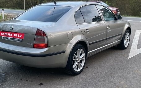 Skoda Superb III рестайлинг, 2007 год, 650 000 рублей, 21 фотография