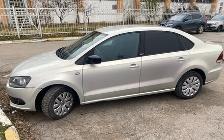 Volkswagen Polo VI (EU Market), 2014 год, 980 000 рублей, 2 фотография