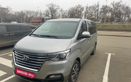 Hyundai Grand Starex Grand Starex I рестайлинг 2, 2019 год, 4 250 000 рублей, 4 фотография